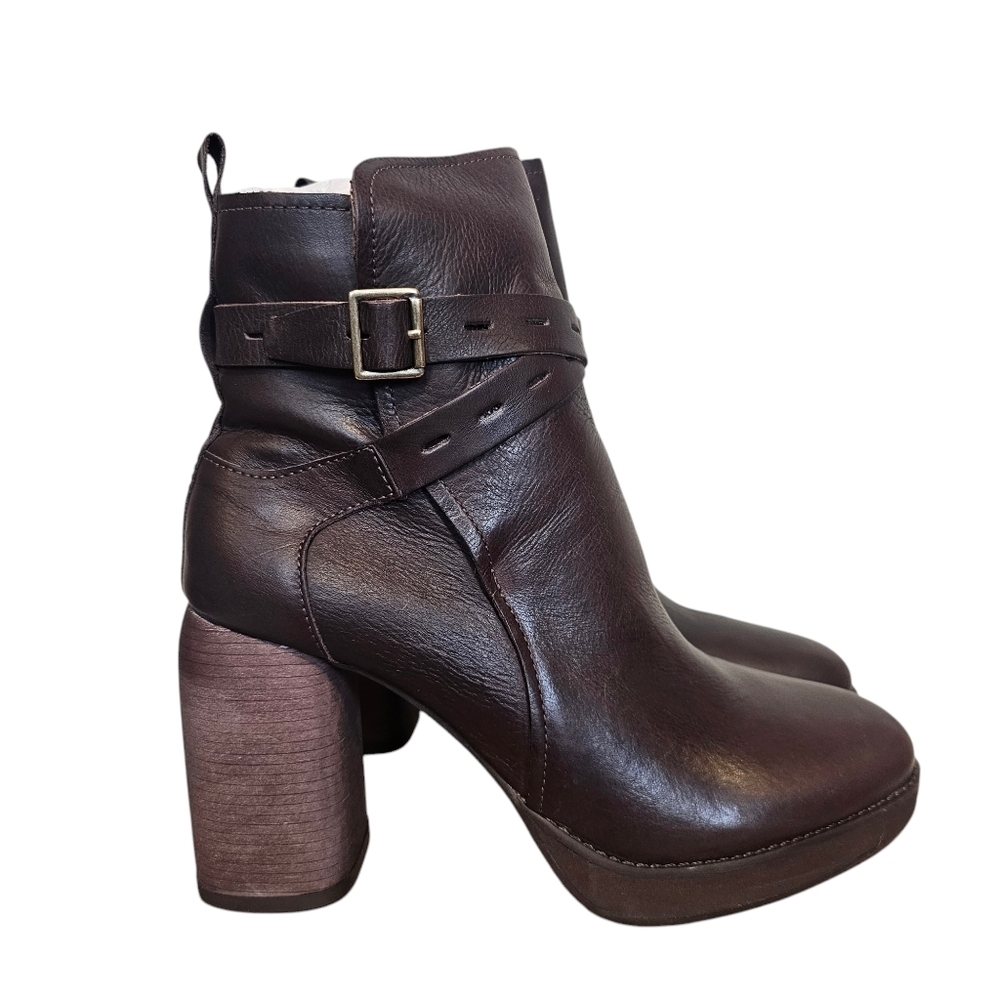 Lucky Brand Natesa Chocolate Chucky Stacked Heel Ankel Boot